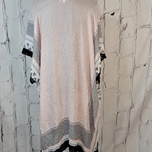 MOSS Rose | Beautiful lightweight black and pink tribal Print Kimono | one size - Picture 7 of 8